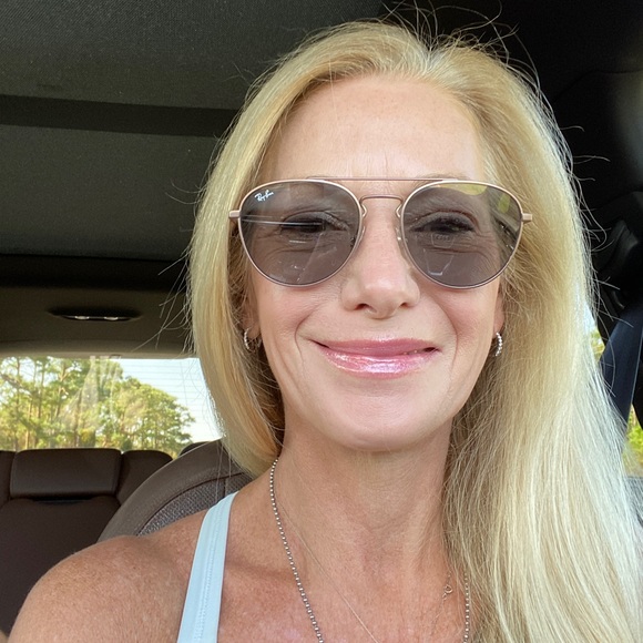 Meet your Posher, Kim - Picture 1 of 1